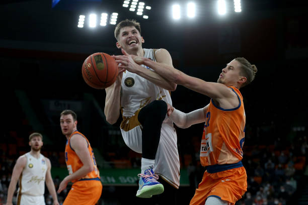 在更高要求 在更高要求