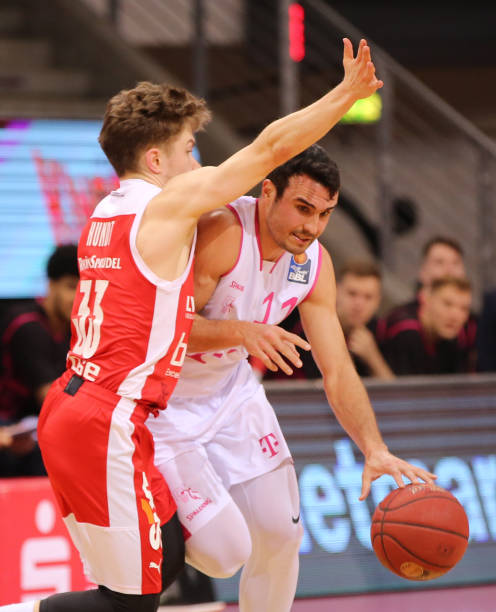 来自世界各 来自世界各